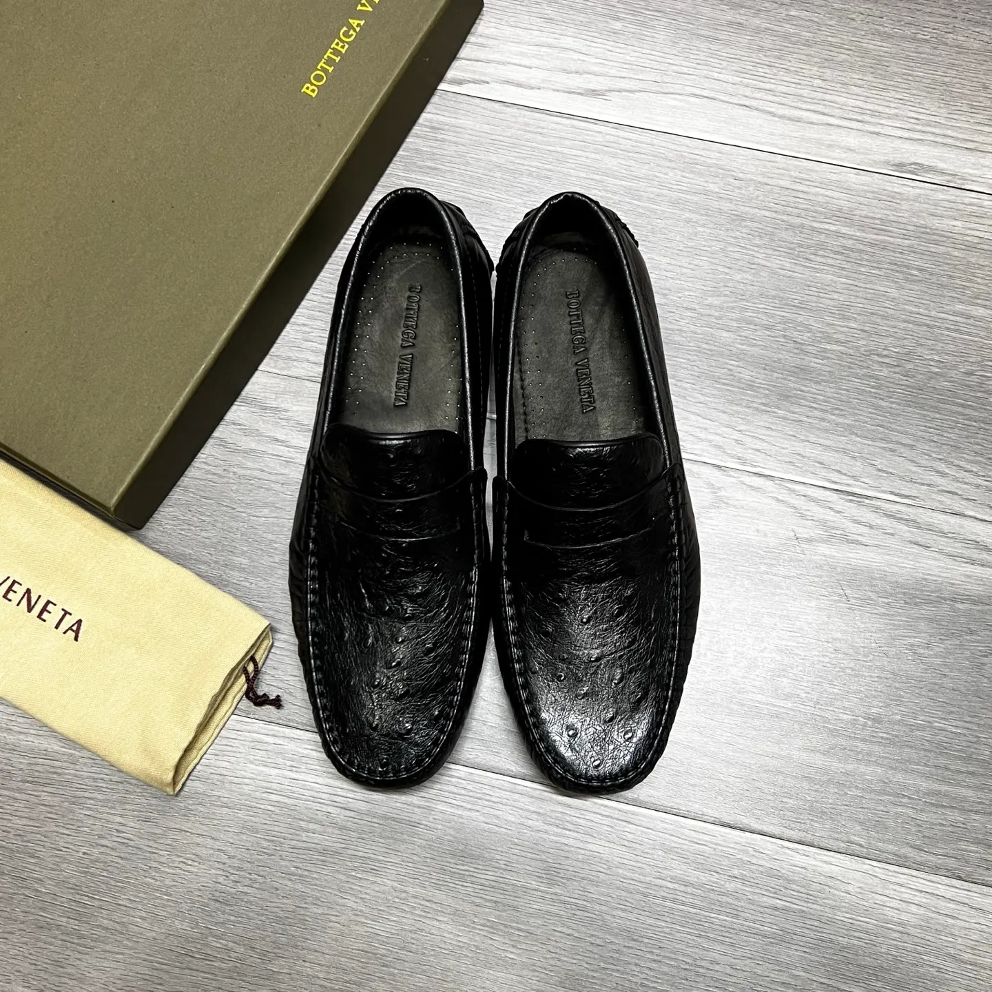 Factory price 458 new model BV〰️Handmade classic men's beanie shoes👉👉driving shoes, slip-on shoes, made of Italian imported cowhide, 💕water-dyed cowhide lining, 🔊original outsole, waterproof platform design, comfortable for the feet. A good choice for traveling and driving, two colors available, code number: 38-44, (45 can be customized)